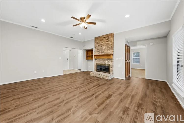 208 Bowie 3 Beds Single Family Home for Rent - Photo gallery 4