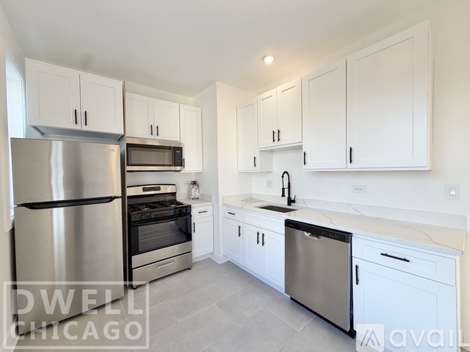 1945 W Augusta Blvd 2 Beds Apartment for Rent - Photo gallery 1