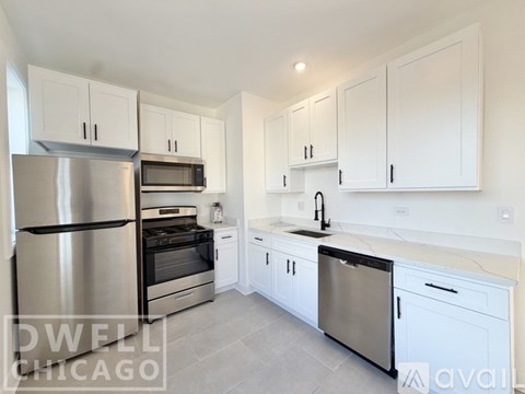 1945 W Augusta Blvd 2 Beds Apartment for Rent