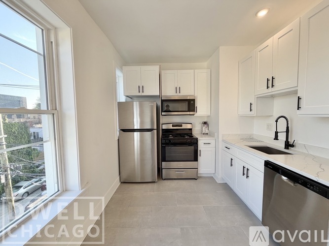 1945 W Augusta Blvd 2 Beds Apartment for Rent - Photo gallery 3