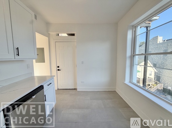 1945 W Augusta Blvd 2 Beds Apartment for Rent - Photo gallery 4
