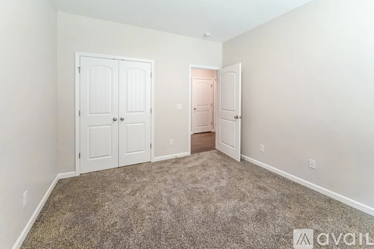 8027 Forest Hills Dr 4 Beds Single Family Home for Rent - Photo gallery 4