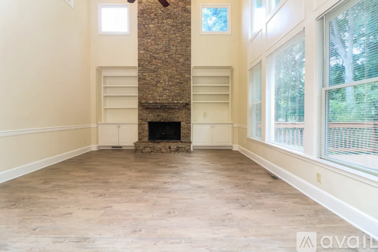 1943 Tristan Dr SE 4 Beds Single Family Home for Rent - Photo gallery 2