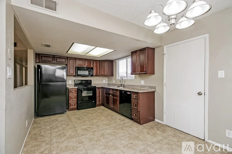 214 W 17th Ave 3 Beds Single Family Home for Rent - Photo gallery 2