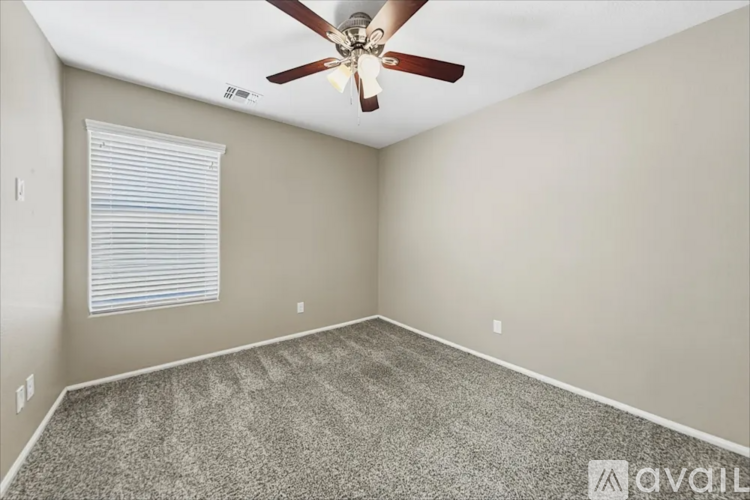 12657 W Orange Dr 4 Beds Single Family Home for Rent - Photo gallery 4