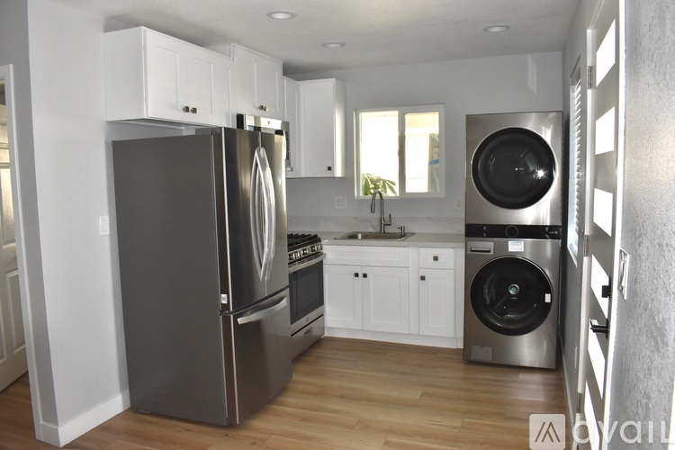 11659 Burke St 1 Apartment for Rent - Photo gallery 1