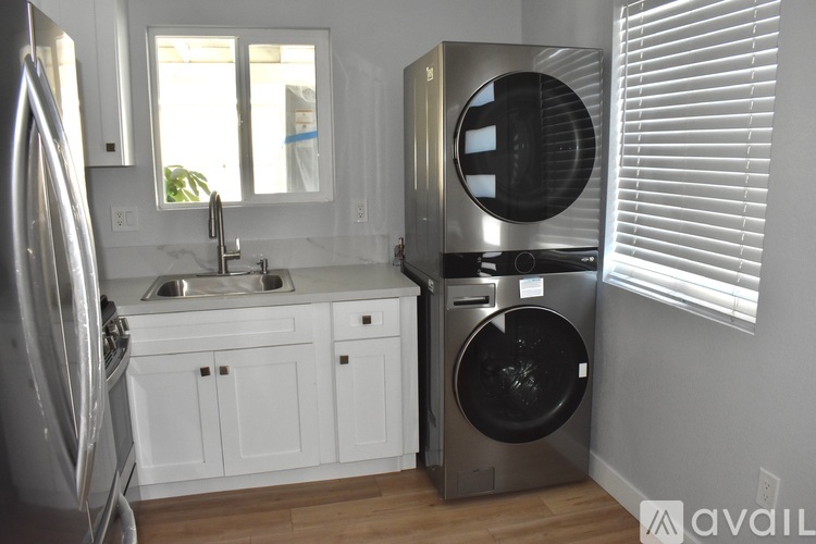 11659 Burke St 1 Apartment for Rent - Photo gallery 2
