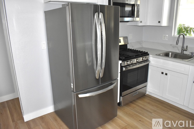 11659 Burke St 1 Apartment for Rent - Photo gallery 3