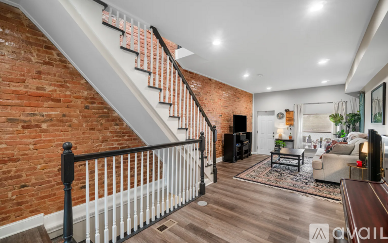 210 North Ellwood Avenue 2 Beds Townhouse for Rent - Photo gallery 4
