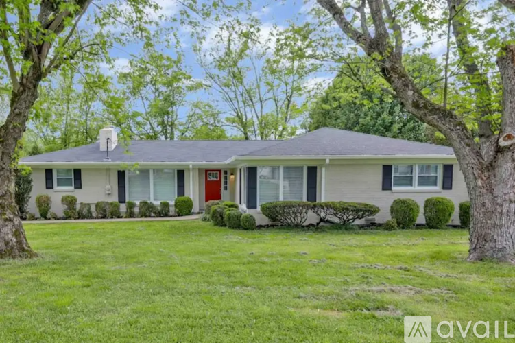 137 Oaks Dr 4 Beds Single Family Home for Rent - Photo gallery 1