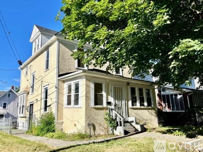 786 Florida Ave 5 Beds Single Family Home for Rent - Photo gallery 3