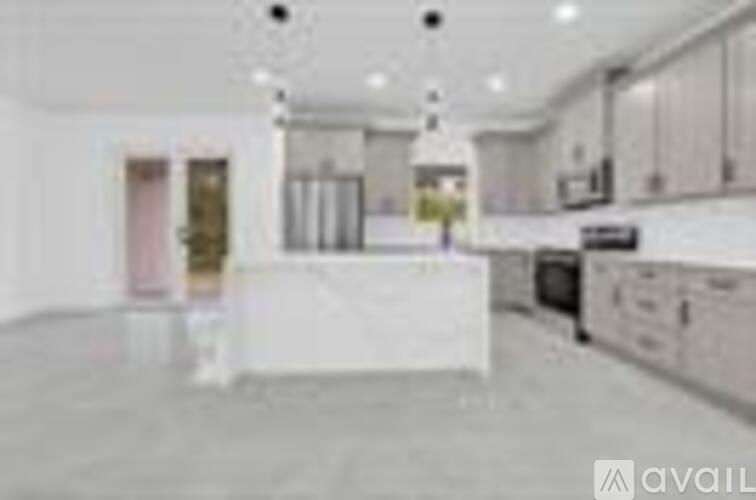 3005 52nd St W 4 Beds Single Family Home for Rent - Photo gallery 5