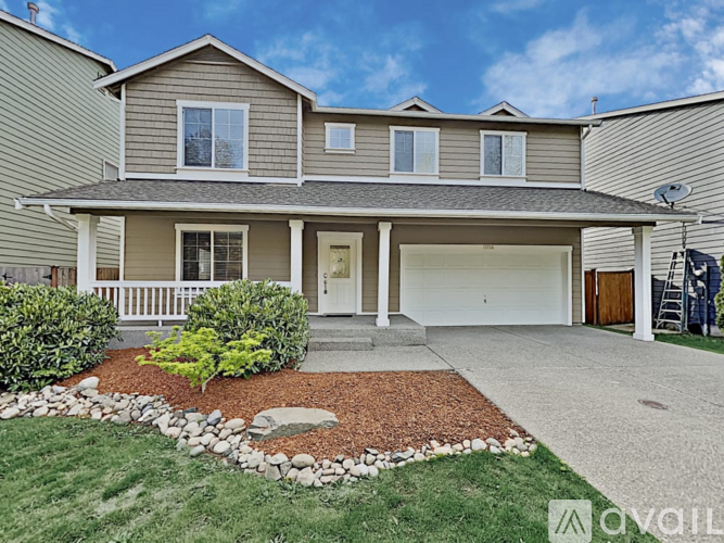13707 117th Ave E 3 Beds Single Family Home for Rent - Photo gallery 1