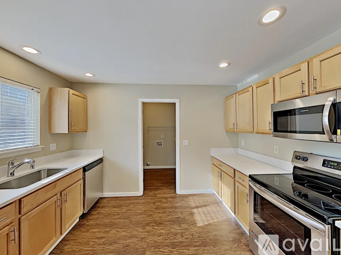 13707 117th Ave E 3 Beds Single Family Home for Rent - Photo gallery 3