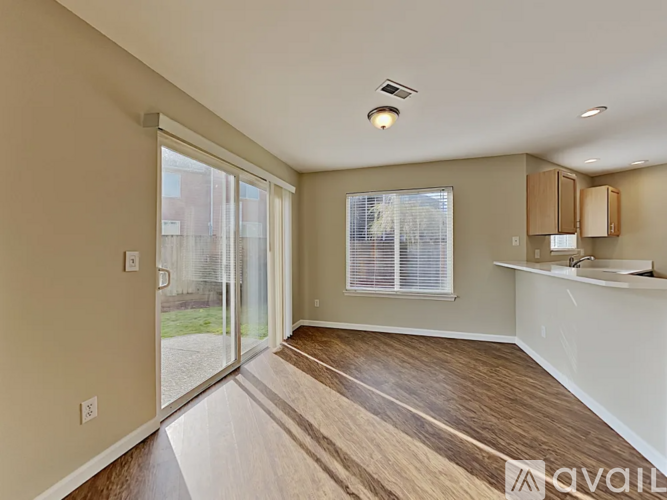 13707 117th Ave E 3 Beds Single Family Home for Rent - Photo gallery 4