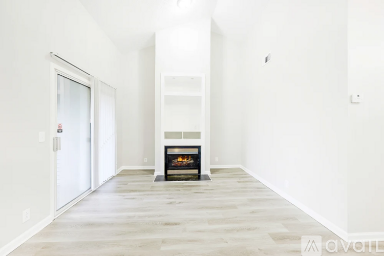 603 Brentmeadow Cir 2 Beds Single Family Home for Rent - Photo gallery 2