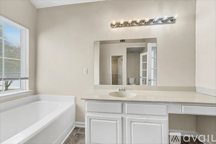 4411 Ravenwood Dr 4 Beds Single Family Home for Rent - Photo gallery 5