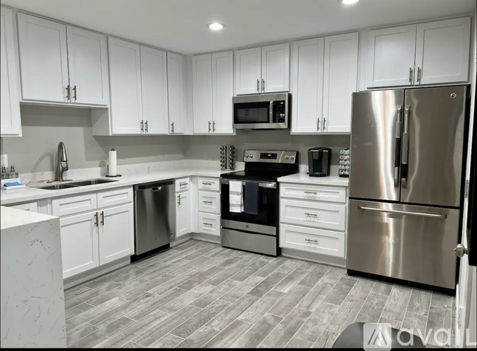 1834 East Alameda Drive 3 Beds Single Family Home for Rent - Photo gallery 5