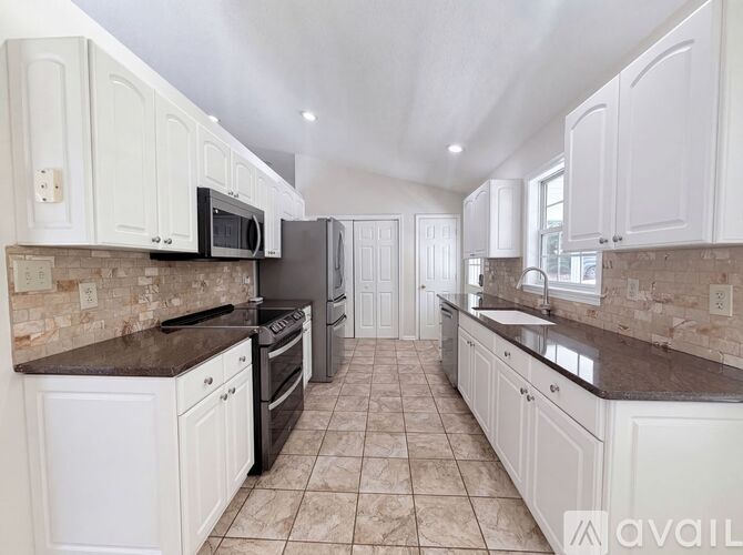 222 Grandview Dr 4 Beds Single Family Home for Rent - Photo gallery 4