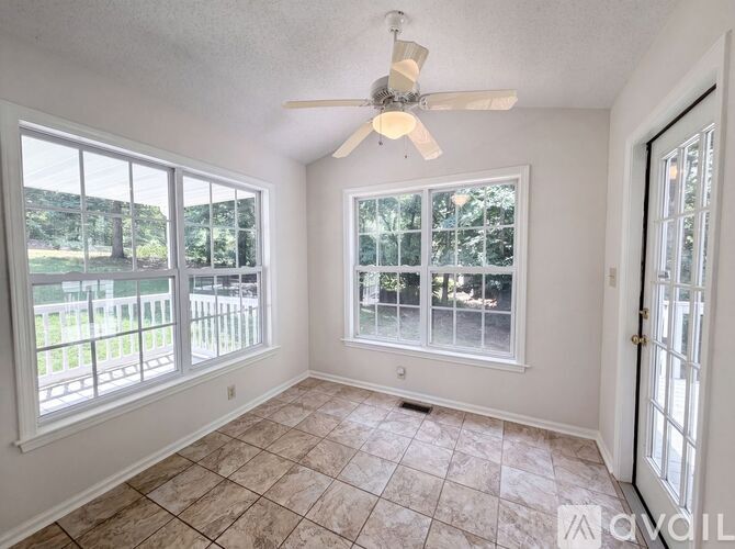 222 Grandview Dr 4 Beds Single Family Home for Rent - Photo gallery 5
