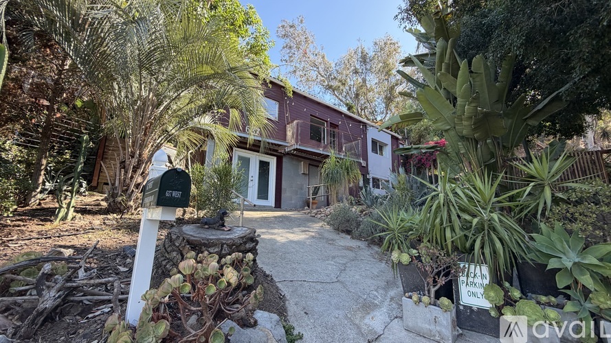 637 S Crescent Ct 3 Beds Single Family Home for Rent - Photo gallery 1