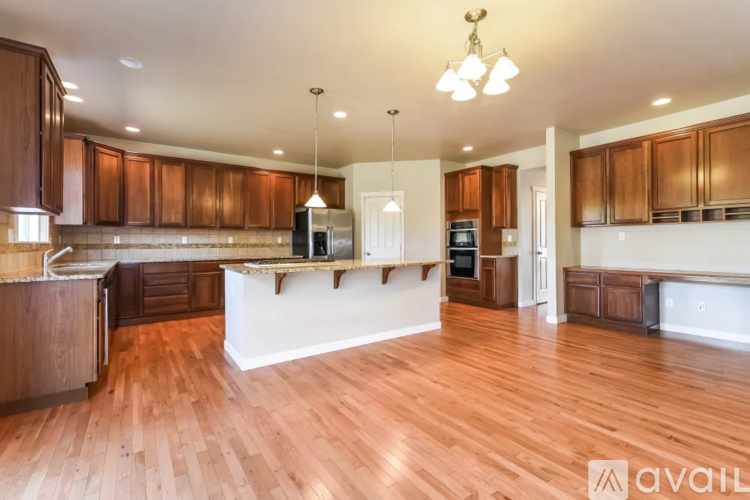 8708 184th Street Ct E 5 Beds Single Family Home for Rent - Photo gallery 3
