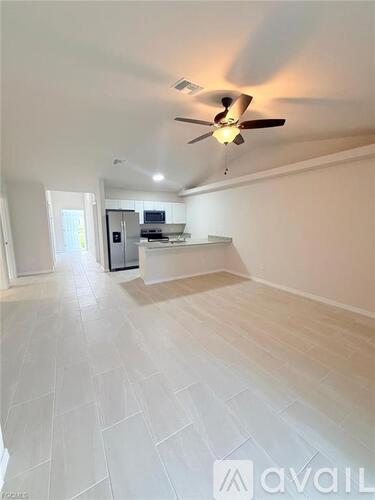 620 SE 7th St 3 Beds Single Family Home for Rent - Photo gallery 4
