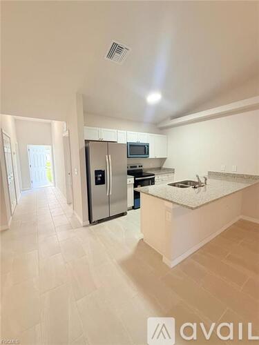 620 SE 7th St 3 Beds Single Family Home for Rent - Photo gallery 5