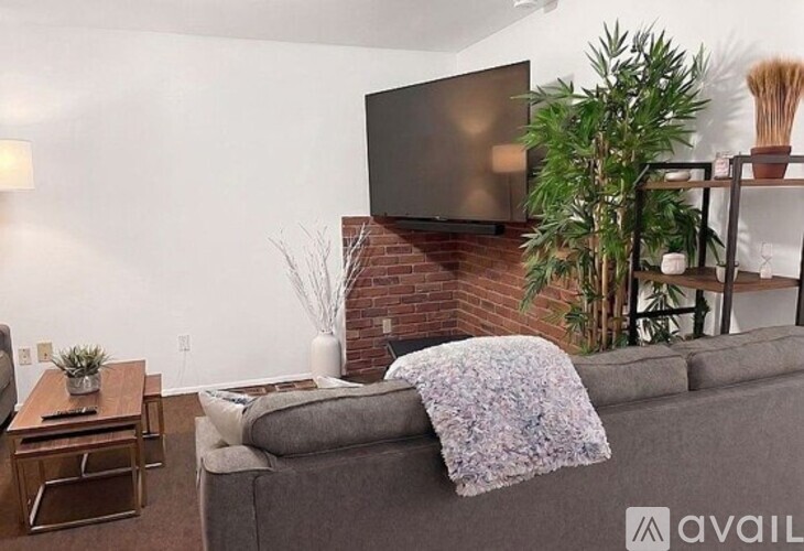 520 Stoddard Avenue 3 Beds Single Family Home for Rent - Photo gallery 5