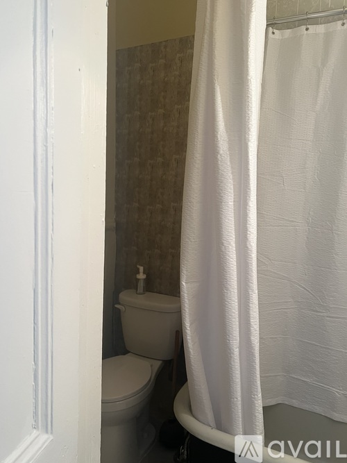913 Sterling Place 1 Single Family Home for Rent - Photo gallery 4
