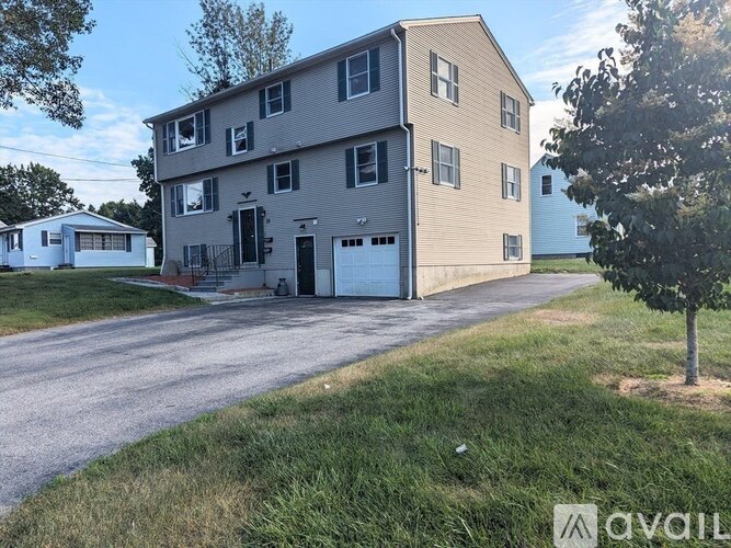 25 Brodeur Avenue 3 Beds Apartment for Rent - Photo gallery 1