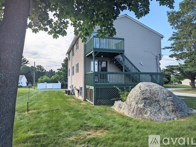 25 Brodeur Avenue 3 Beds Apartment for Rent - Photo gallery 2