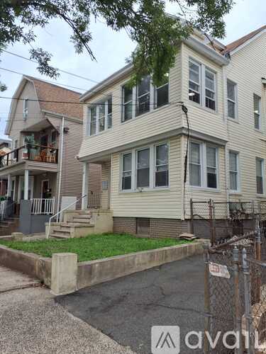 47 Eckert Ave 3 Beds Apartment for Rent - Photo gallery 1