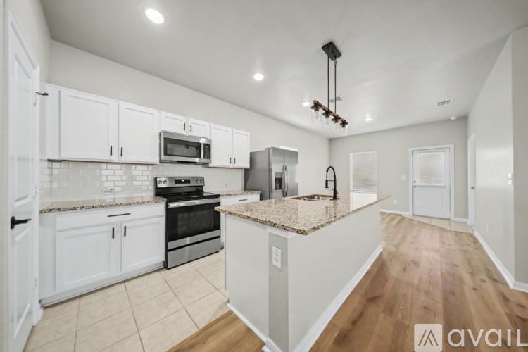 604 LT Rusty Dr 3 Beds Single Family Home for Rent - Photo gallery 4