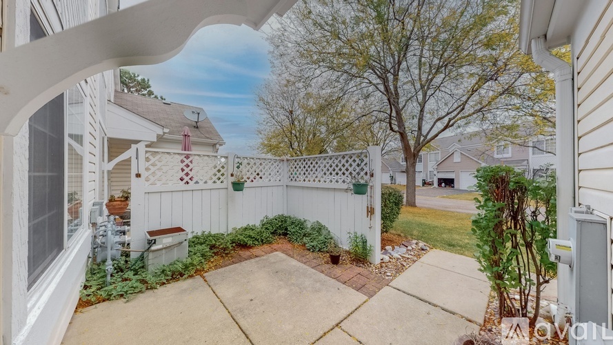 437 Thomas Jefferson Court 2 Beds Townhouse for Rent - Photo gallery 2