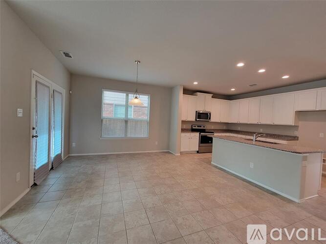 4725 Redbud Dr 4 Beds Single Family Home for Rent - Photo gallery 4