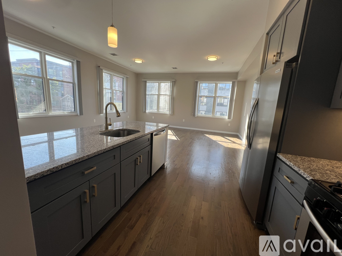 189-195 Avenue E 2 Beds Apartment for Rent - Photo gallery 3