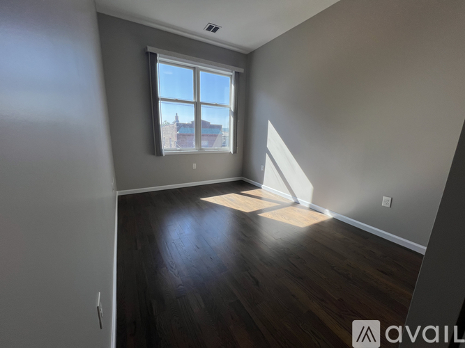 189-195 Avenue E 2 Beds Apartment for Rent - Photo gallery 4