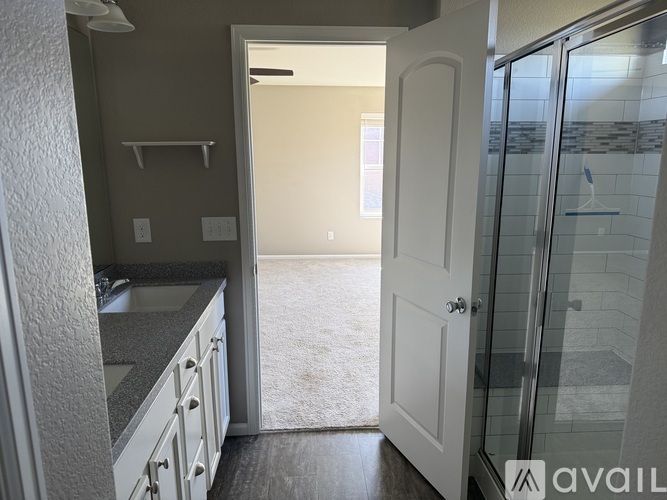 3135 Hawthorne Lane 3 Beds Single Family Home for Rent - Photo gallery 4