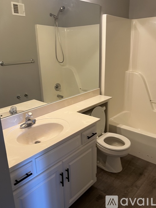 1423 Monterey Hill Dr 4 Beds Single Family Home for Rent - Photo gallery 2