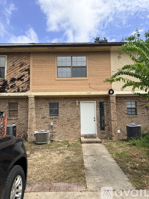 109 Davenport Rd 2 Beds Townhouse for Rent - Photo gallery 3