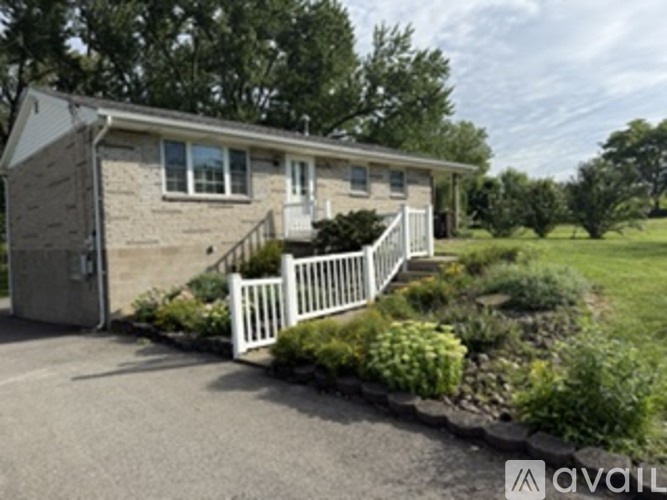 55 Martha Ave 3 Beds Single Family Home for Rent - Photo gallery 2
