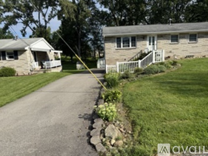55 Martha Ave 3 Beds Single Family Home for Rent - Photo gallery 3