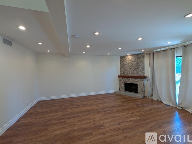 10051 Topanga Canyon Blvd 2 Beds Condo for Rent - Photo gallery 2