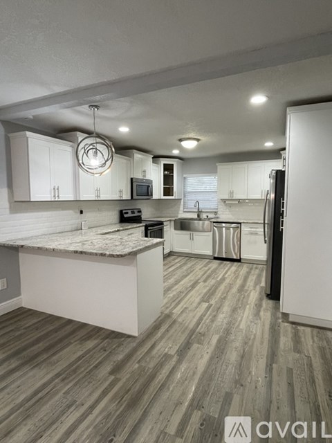 310 E Gladys St 3 Beds Apartment for Rent