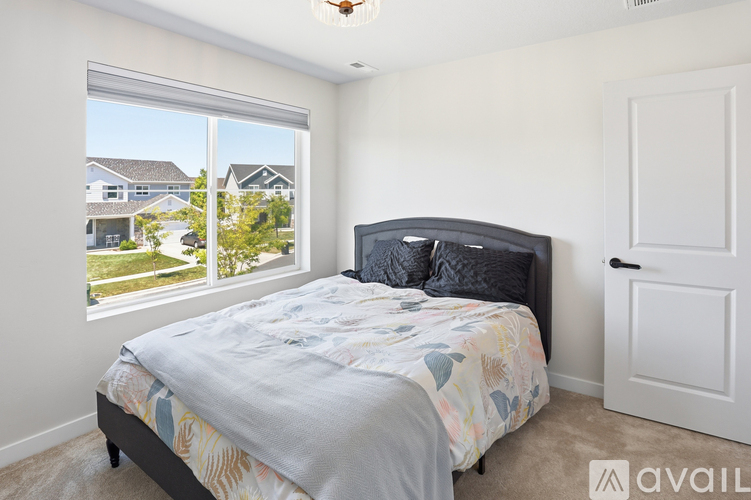 3487 South Finch Street 3 Beds Single Family Home for Rent - Photo gallery 1