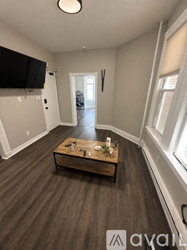 308 7th Avenue West 3 Beds Apartment for Rent - Photo gallery 3