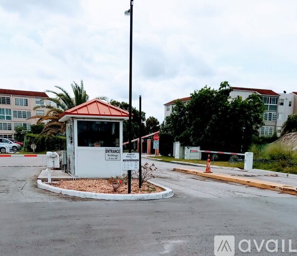 Somerset Dr 2 Beds Condo for Rent - Photo gallery 1