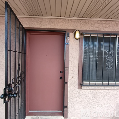 3726 Hazelwood Street 1 Condo for Rent - Photo gallery 2