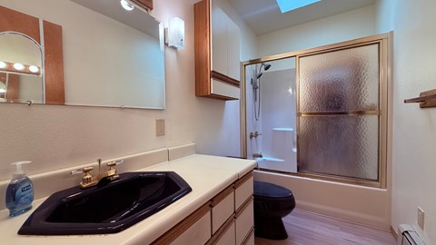104 Sharon Dr 5 Beds Apartment for Rent